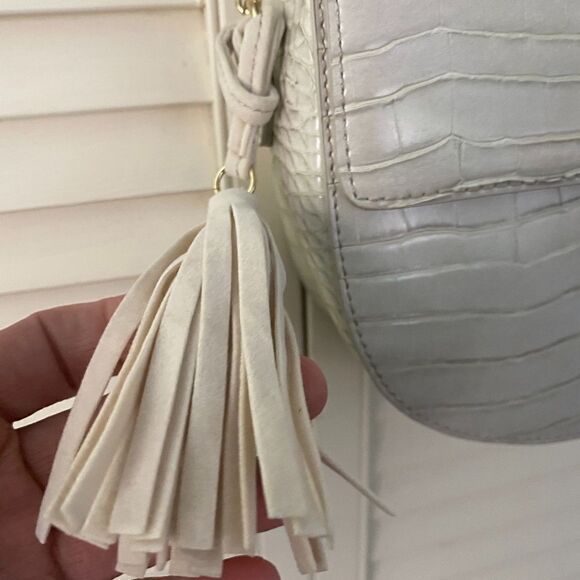 BCBG Paris Broken Arrow Snake Bag - Picture 3 of 12